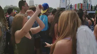 Digital Magic Ska Mia Cover (Invideo AI music video fake concert experiment)